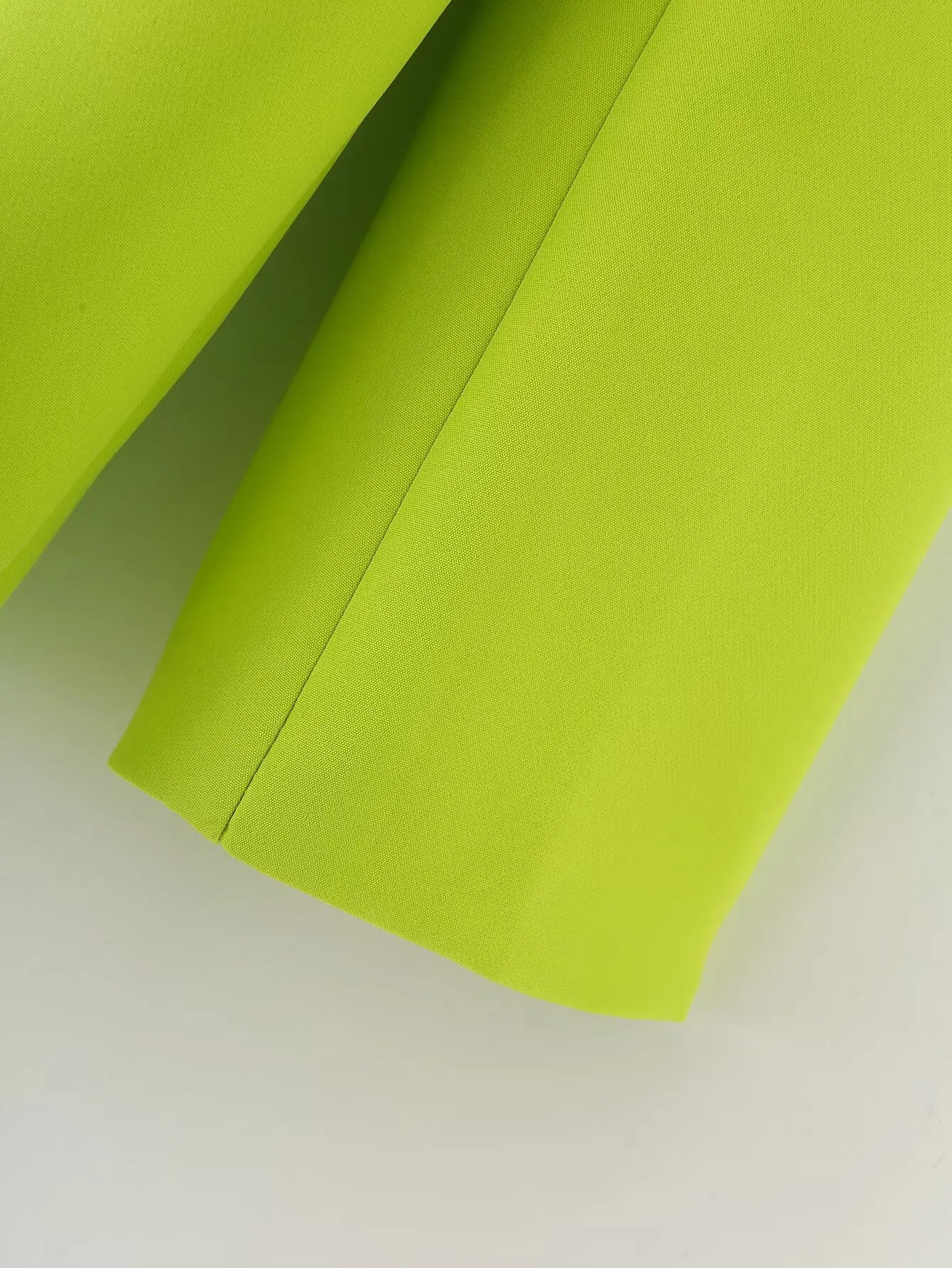 🍒Vroue se somerklere elegante pendelbaadjie fluoresserende dragstyl veelsydige gemaklike pakbaadjie slim gemaklik Verlig In Helder
