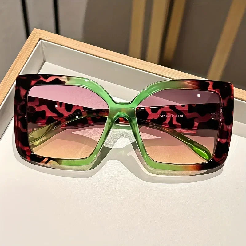 🍒Grootraam-sonbrille dames unisex modebrille vierkant veelsydig kontrasterende kleur eenvoudig UV400-beskerming brille nuwerwetse brille vir vroue Lyk Cool Vierkant