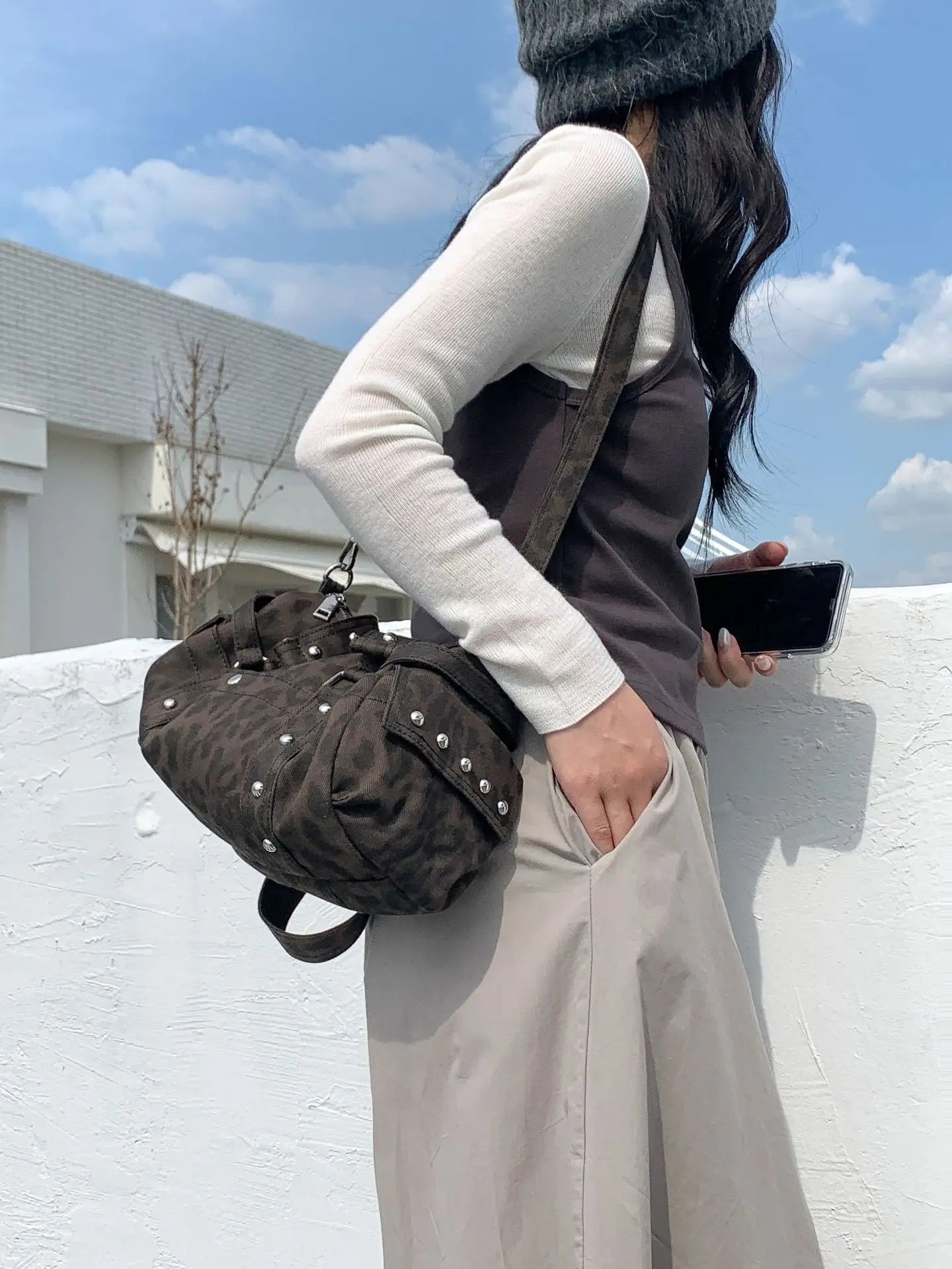 🍒复古豹纹手提包铆钉包机车圆筒包波士顿休闲女包时尚托特包 骑上这只动物，乐趣无穷