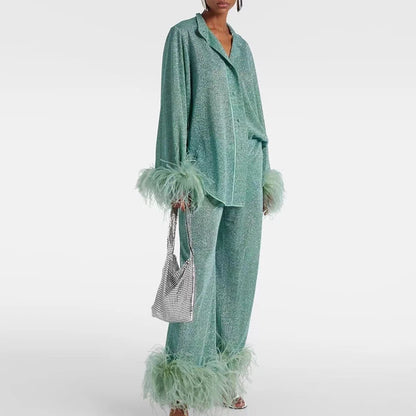 🍒Vroue se staankraag langmou bloes en broekstel met veerbesonderhede, elegante glinsterknope op die hemp en broek, soliede uitrustings herfsmode, partytjiestel geleentheidsdrag.