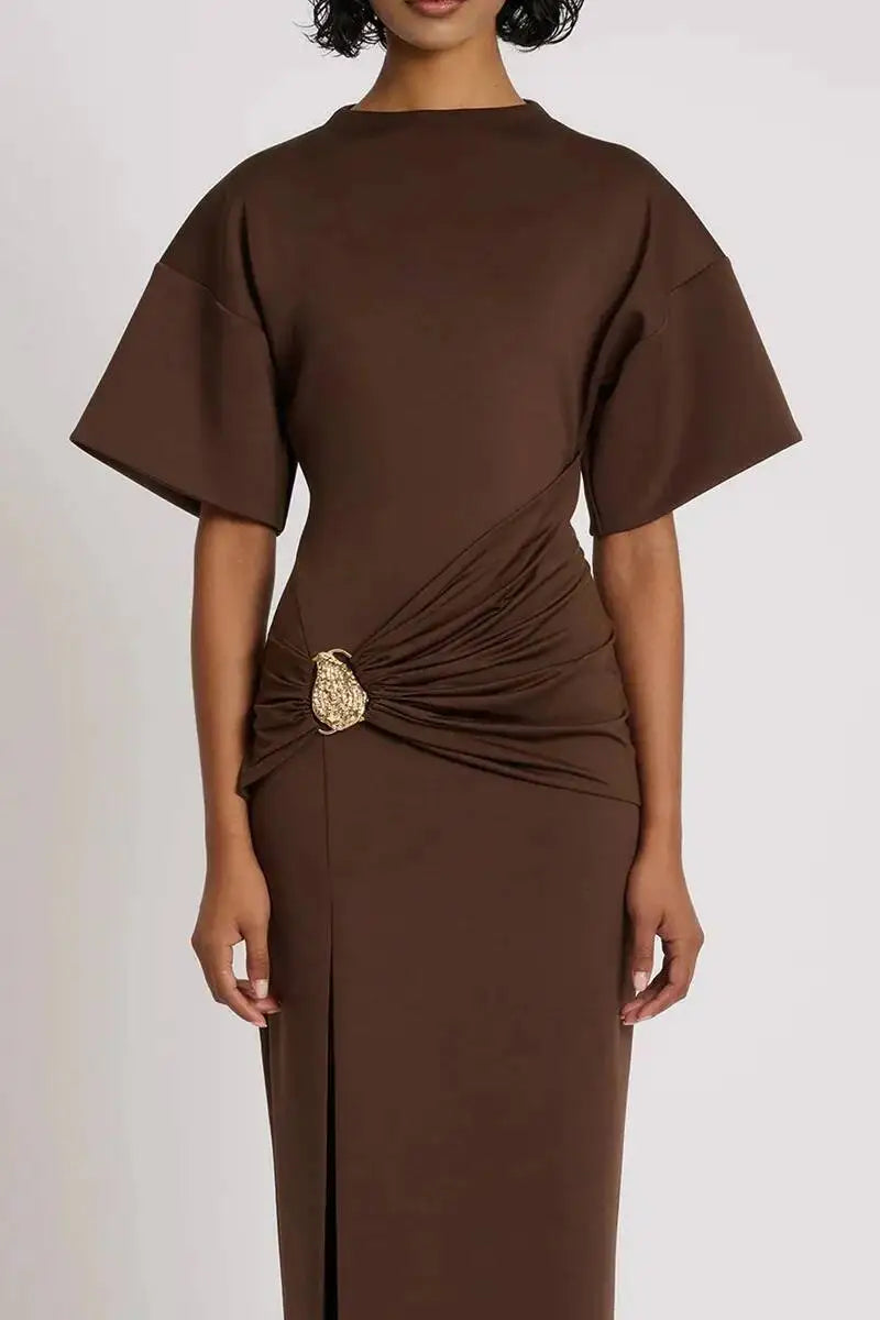 🍒Short sleeve maxi dress  ruched outfit brown women side split occasion dress with belt metal fashion o-neck club party wear occasion white long dresses Paint The Town Red In Brown