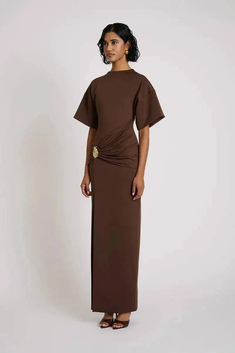 🍒Short sleeve maxi dress  ruched outfit brown women side split occasion dress with belt metal fashion o-neck club party wear occasion white long dresses Paint The Town Red In Brown