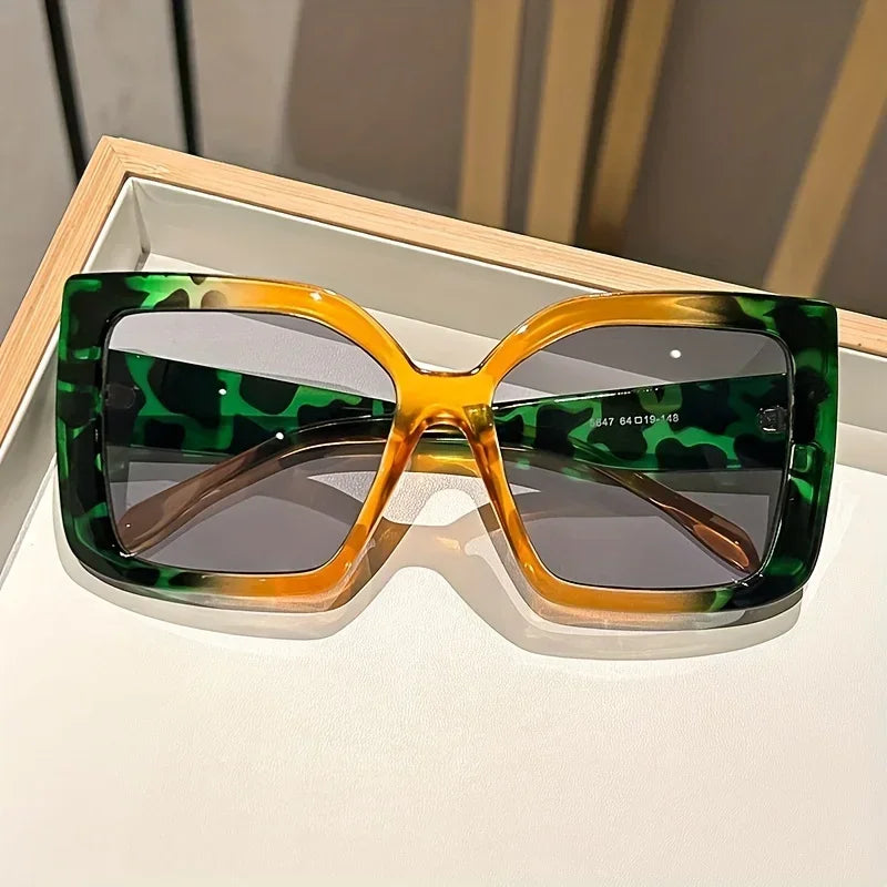 🍒Grootraam-sonbrille dames unisex modebrille vierkant veelsydig kontrasterende kleur eenvoudig UV400-beskerming brille nuwerwetse brille vir vroue Lyk Cool Vierkant