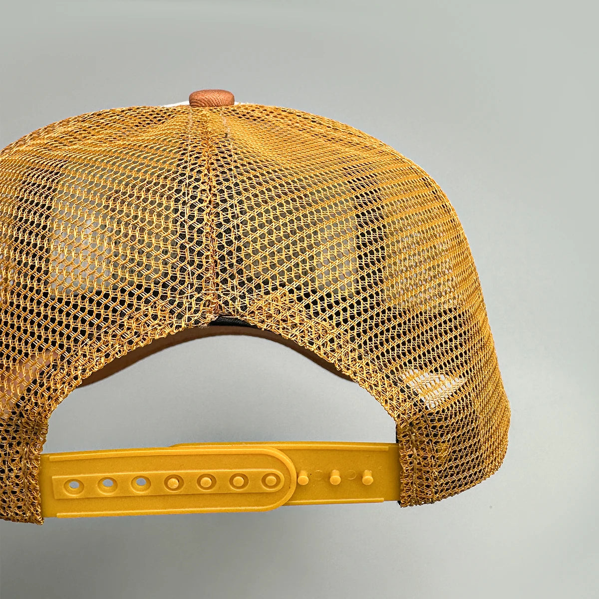🍒Geborduurde bofbalpette met vars vrugte- en woorde-motiewe bofbalhoede unisex modieuse kleurblok-vragmotorpetjies sonbeskermende gemaklike asemende veelsydige bykomstighede