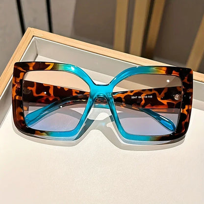 🍒Grootraam-sonbrille dames unisex modebrille vierkant veelsydig kontrasterende kleur eenvoudig UV400-beskerming brille nuwerwetse brille vir vroue Lyk Cool Vierkant