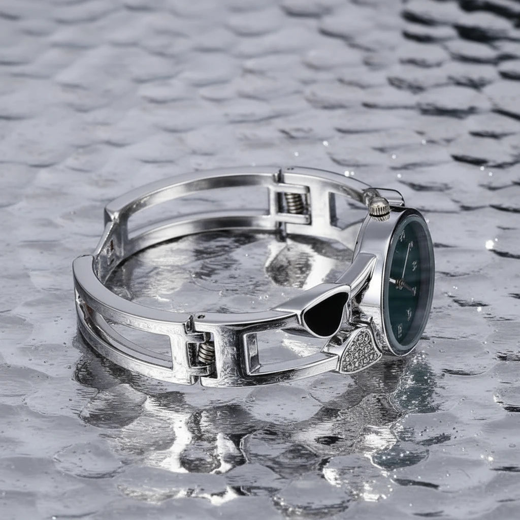 🍒Womens heart watch Design quartz fashion bangle silver classic crystal Stainless Steel colour face wristwatch smart casual jewellery   Watch This Bang For Your Buck