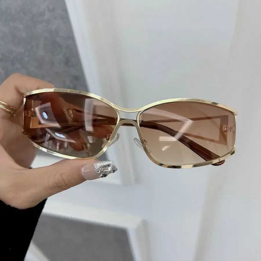 🍒Vierkantige ontwerpersonbrille vir vroue unisex metaalraam koelbrille vroulike ontwerpersmode-brille OntwerpOmKoelTeWees