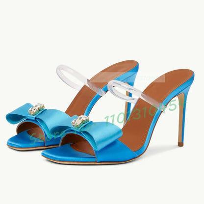 🍒Strikkie satyn hoëhakskoene geleentheidslippers dames kristalsandale bling skoene vir troue somerpompe pvc-band gemaklike ooptoon skoene Sassy Satyn Slippers