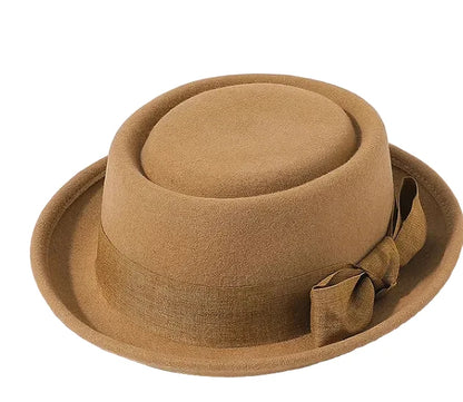 🍒Vroue se herfs- en winterhoed wolvilt fedora met syboog klassieke Italiaanse stylhoed opgerolde rand plat top mode hoofbedekking  FED op met DORA wat jou HOEDE steel kry hierdie en kruip weg in jou koel kas
