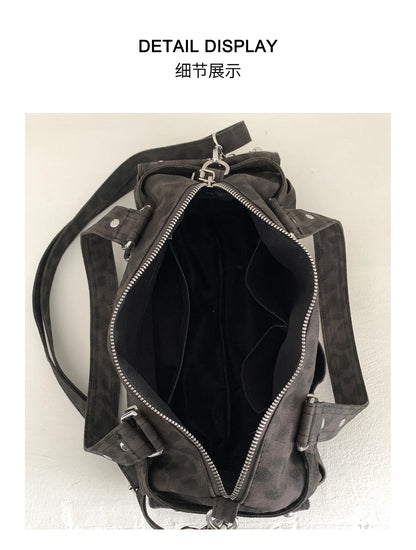 🍒复古豹纹手提包铆钉包机车圆筒包波士顿休闲女包时尚托特包 骑上这只动物，乐趣无穷
