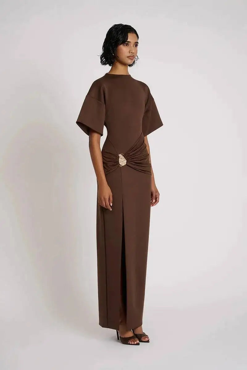 🍒Short sleeve maxi dress  ruched outfit brown women side split occasion dress with belt metal fashion o-neck club party wear occasion white long dresses Paint The Town Red In Brown