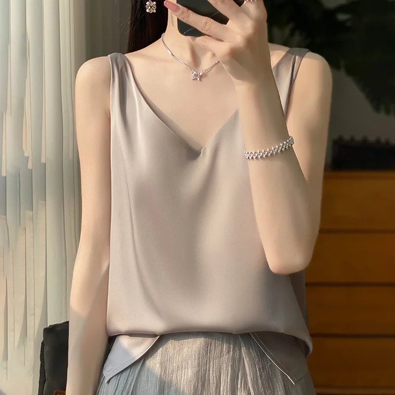 🍒Women's silky tank top camisole for summer beautiful satin loose v-neck vest sleeveless tops